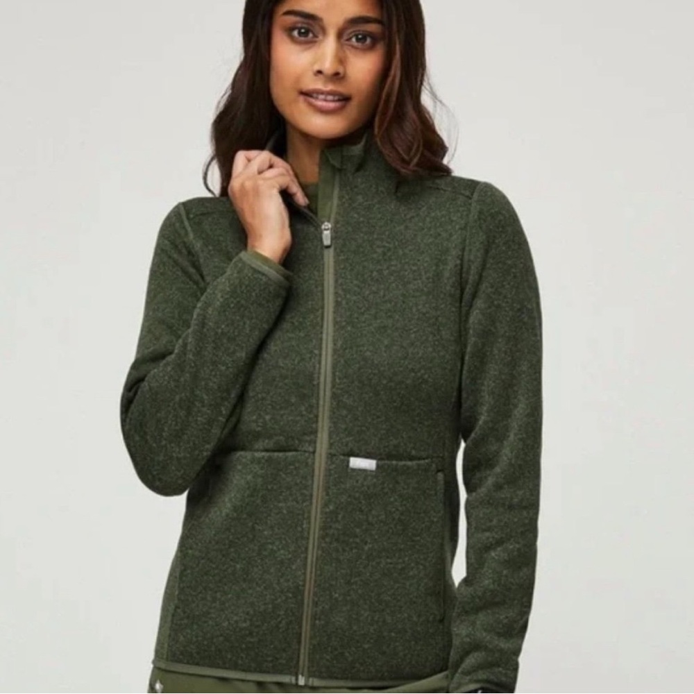 Figs On Shift Fleece Jacket in Moss XS